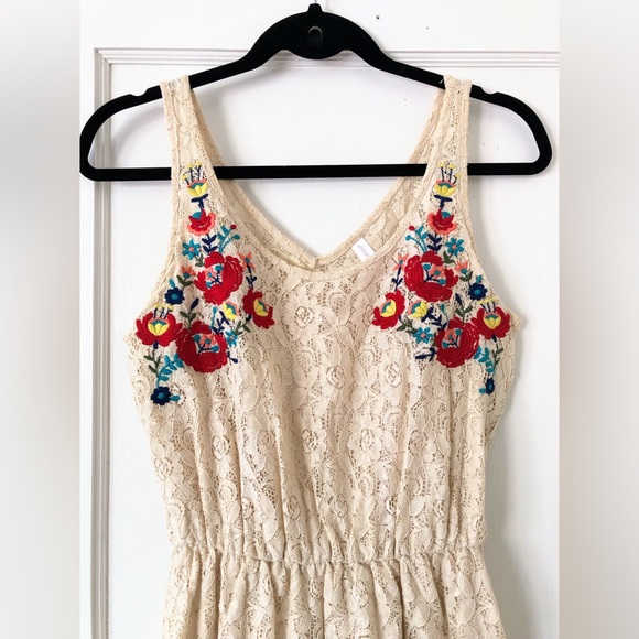 Boho beige lace high-low dress - Picture 2 of 5